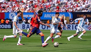 ¡Lamine Yamal tuvo el primero! Dibu Martínez salvó a Argentina con una atajada espectacular en la final del Mundial 2026