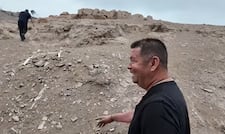 Percy Olivares trepó una huaca en Lateando con Puchungo: “No subo desde que tenía 12 años” | VIDEO
