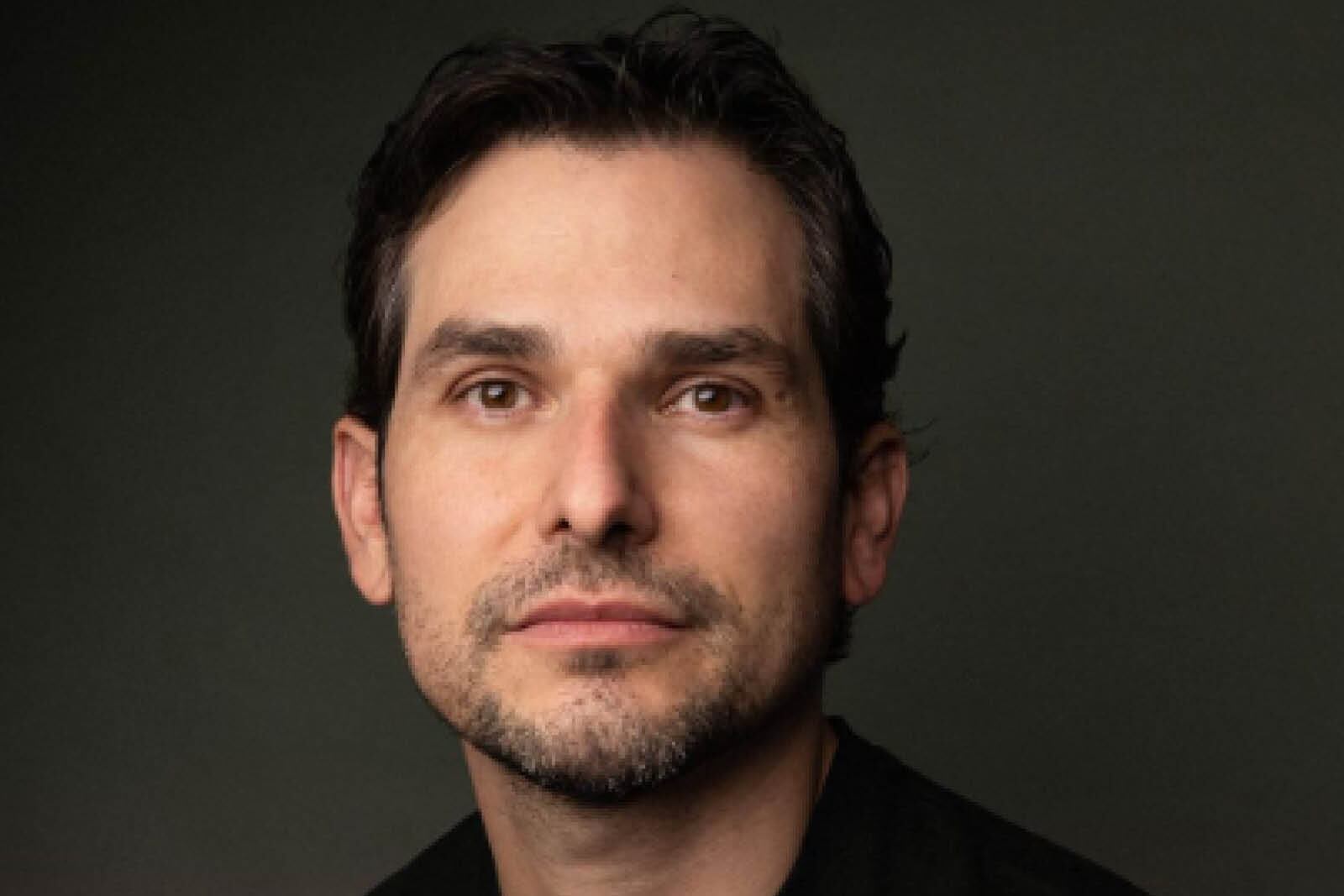 Alan Estrada fue el creador del musical "Siete Veces Adiós", el cual marcó su debut artístico (Foto: Alejandroibarraphoto/ Instagram)