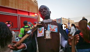 ‘San Martincito’ llegó al Estadio Nacional: Hinchas peruanos alientan a la Blanquirroja ante Uruguay
