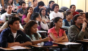 INEI: Solo 14 de cada 100 jóvenes pobres logran estudios superiores
