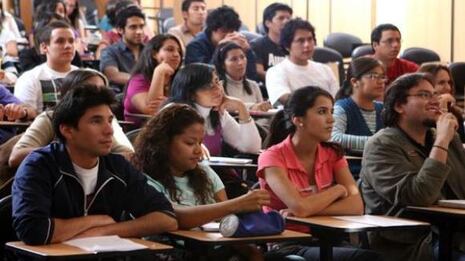 INEI: Solo 14 de cada 100 jóvenes pobres logran estudios superiores
