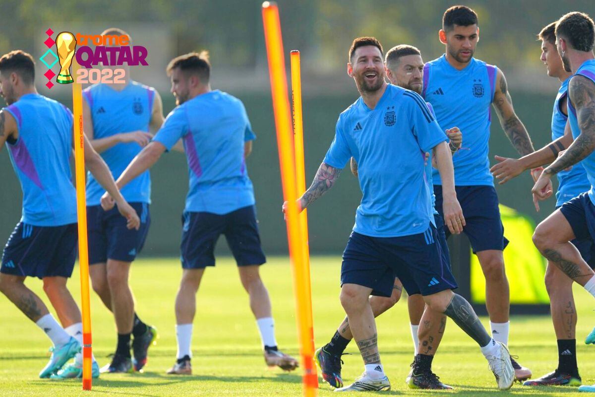 Lionel Messi entrenó con normalidad en la previa de su debut en Qatar 2022 (Foto: AP)