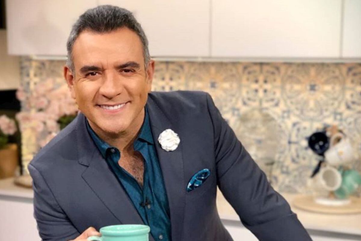 Héctor Sandarti estuvo a cargo de la conducción de "La casa de los famosos" (Foto: Instagram / Héctor Sandarti)