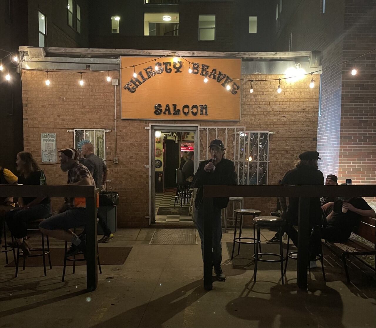 "Fuera de casa anoche en Charlotte, NC" es el texto que acompaña la fotografía de Mick Jagger en su cuenta de Twitter (Foto: @MickJagger)