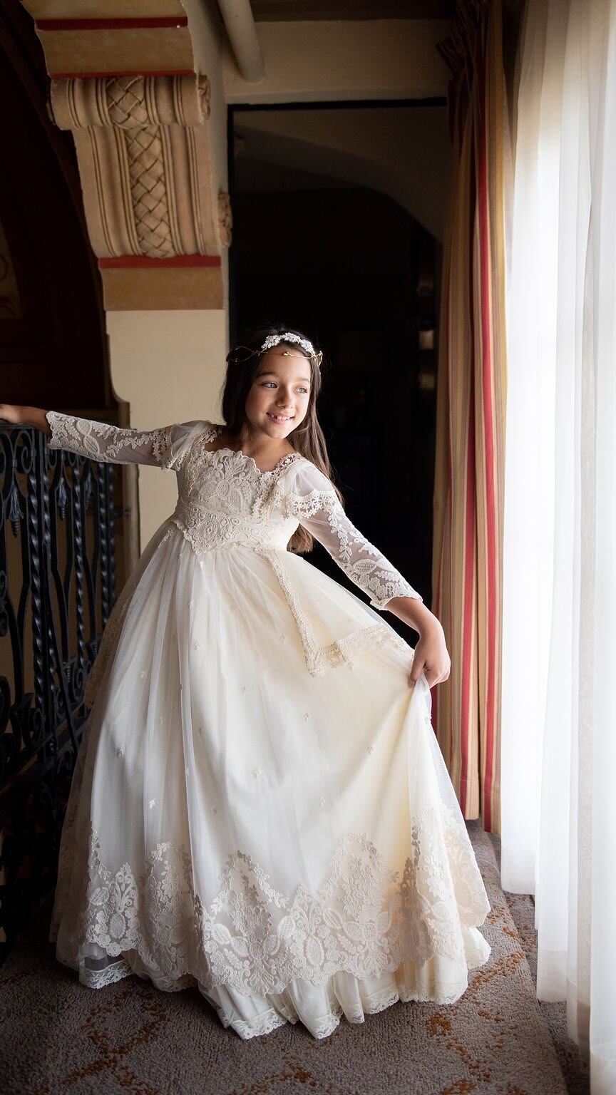 La pequeña Alaïa en su primera comunión (Foto: Adamari López / Instagram)