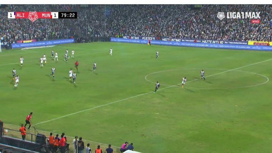 A los 79 minutos, Fernando Pacheco estaba habilitado, pero el juez de línea levantó el banderín. Foto: Liga 1 MAX