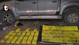 ¡Droga escondida hasta en las puertas! Incautan 84 paquetes de cocaína en camioneta que iba del Vraem a Huamanga