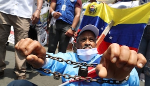 Venezolanos en Perú se congregan en embajada en Lima: Expresan su oposición tras juramentación de Maduro