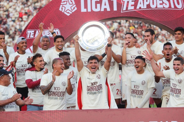 Celebración de Universitario como ganador del Torneo Apertura (Fotos: Jesús Saucedo)