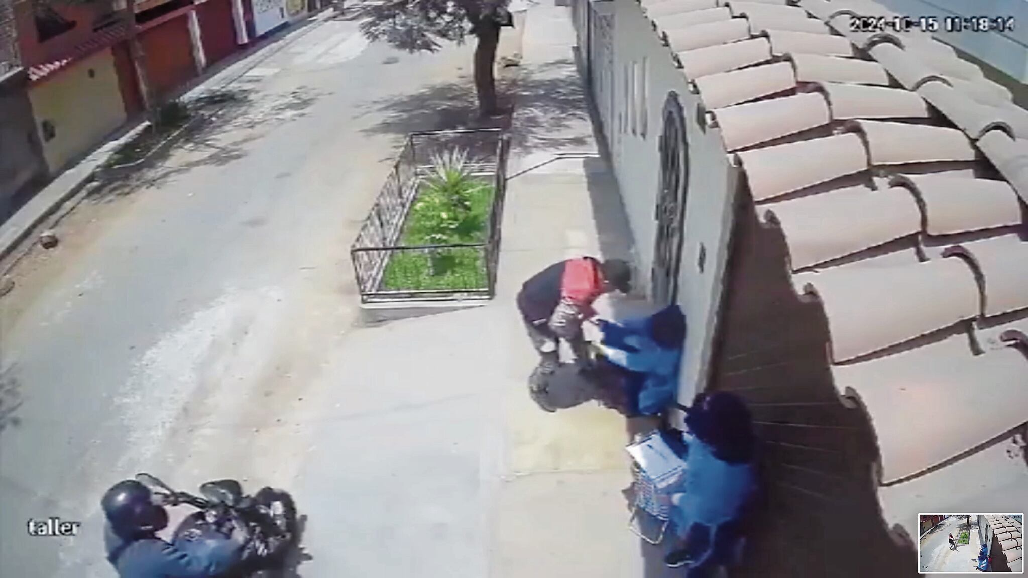 'Orejas' asalta a enfermeras