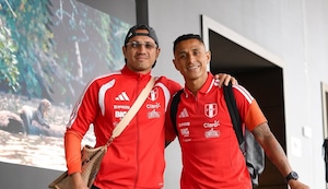 La selección peruana voló a los Estados Unidos para afrontar cuatro amistosos