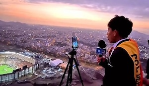 Pol Deportes: Periodista de 15 años se sube a lo alto de un cerro para trasmitir la final de la Copa Libertadores