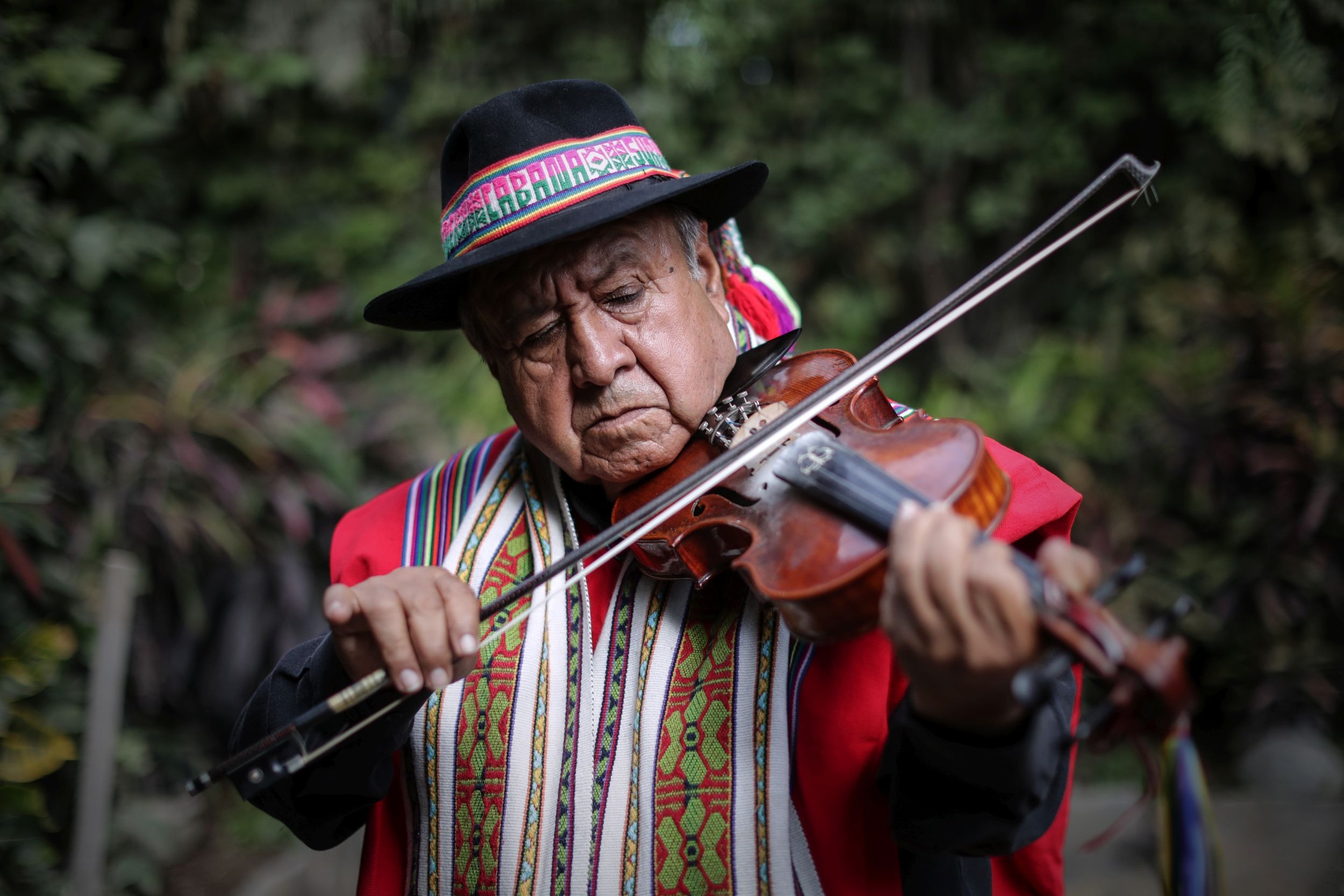 Andrés 'Chimango' Lares (66) es uno de los más importantes violinistas y difusores de la danza de tijeras en el Perú. (GEC)