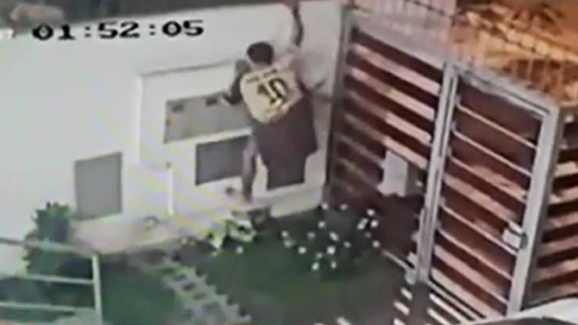 Ate Vitarte: Ladrón mure desangrado al incrustarse en una reja de casa a la que entró a robar.