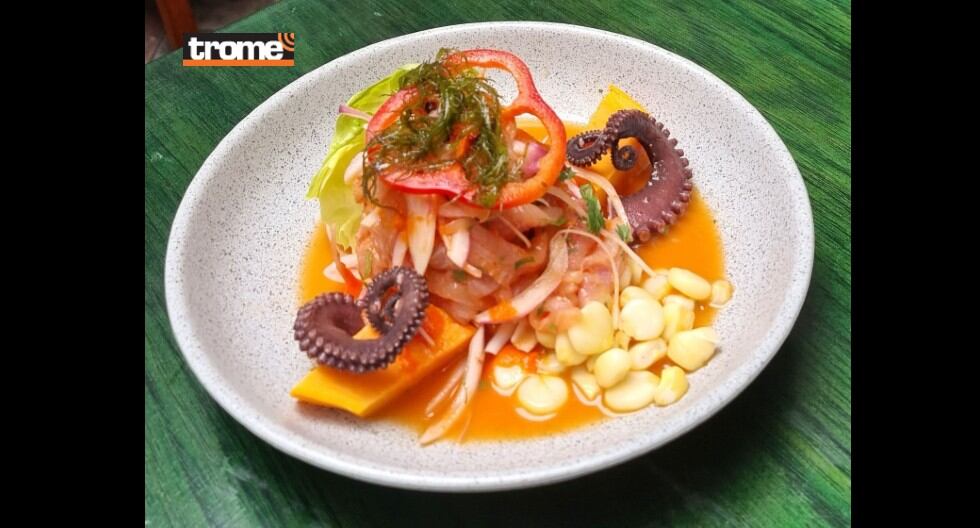 Restaurantes presentan deliciosos potajes para disfrutar por el partido Perú vs Ecuador, como el ¡La tocó, la tocó!, de la cebichería 'Entre las Redes'. (Trome / Isabel Medina)