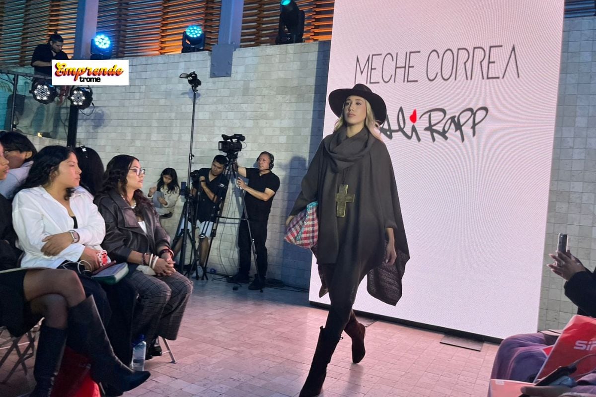 Meche Correa y Ali Rapp presentaron una colección de ponchos y carteras que le encantó al público.