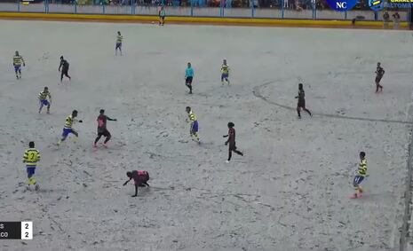 Impresionante granizada sorprende a todos en el duelo del Unión Minas por la Copa Perú | VIDEO