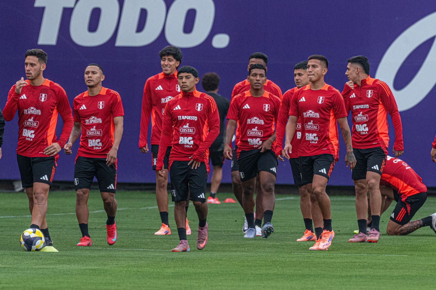 Noriega (izquierda), Lazo (atrás), Castro (adelante), Concha e Inga (ambos atrás a la derecha), serían titulares esta tarde. (Foto: GEC)