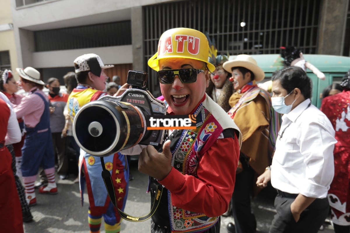 Payasitos celebraron su día con divertido y multicolor pasacalle. (Entrevista: Isabel Medina / Fotos: Anthony Niño de Guzmán/ Trome)