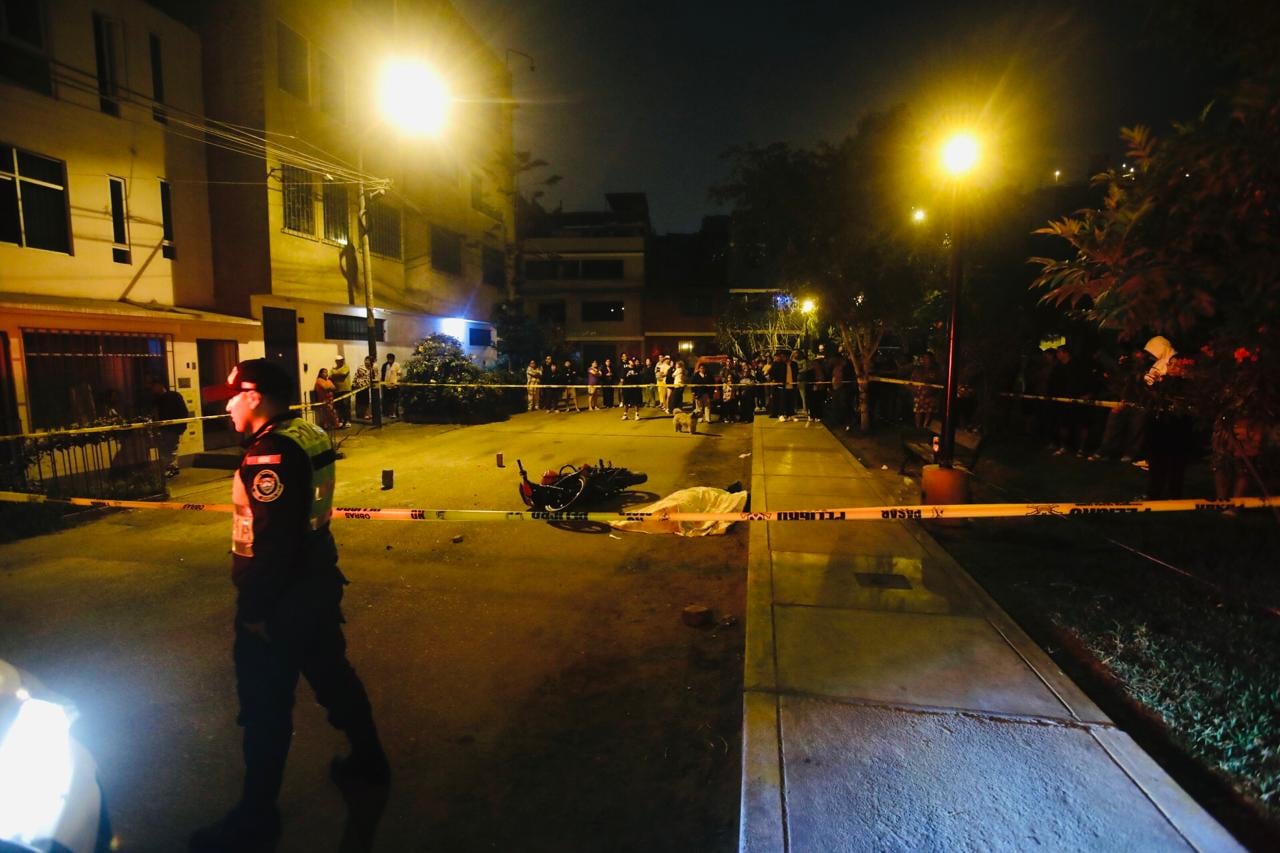 Sicarios asesinan en San Juan de Lurigancho a un hombre de varios disparos. Fotos: César.grados@photo.gec