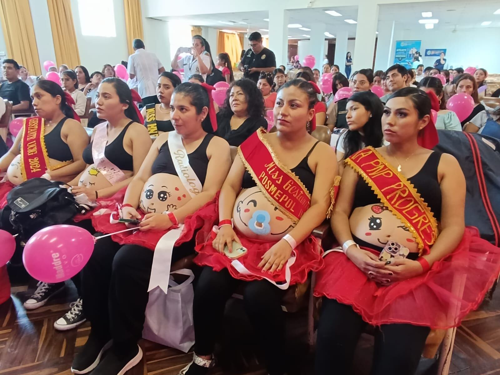 Participantes del concurso 'Miss Gestante de la PNP 2024’'.