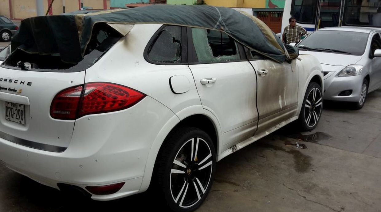 Así quedó el lujoso Porsche atacado con granadas en San Miguel - 5