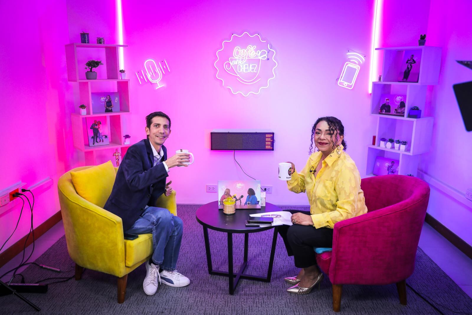 El Flaco Granda en el Café con la Chevez. Foto: Joel Alonzo/@photo.gec