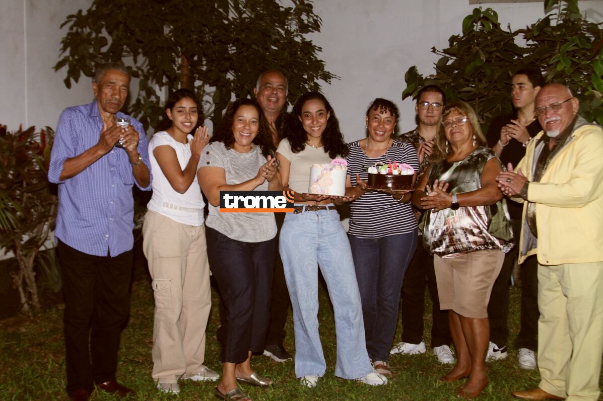 'Lari' celebró su cumpleaños y su ingreso en primer puesto del examen de admisión de la Universidad Nacional Federico Villarreal. Estudiará en la Facultad de Derecho. (Entrevista: Isabel Medina / Foto: Alan Ramírez / Trome).
