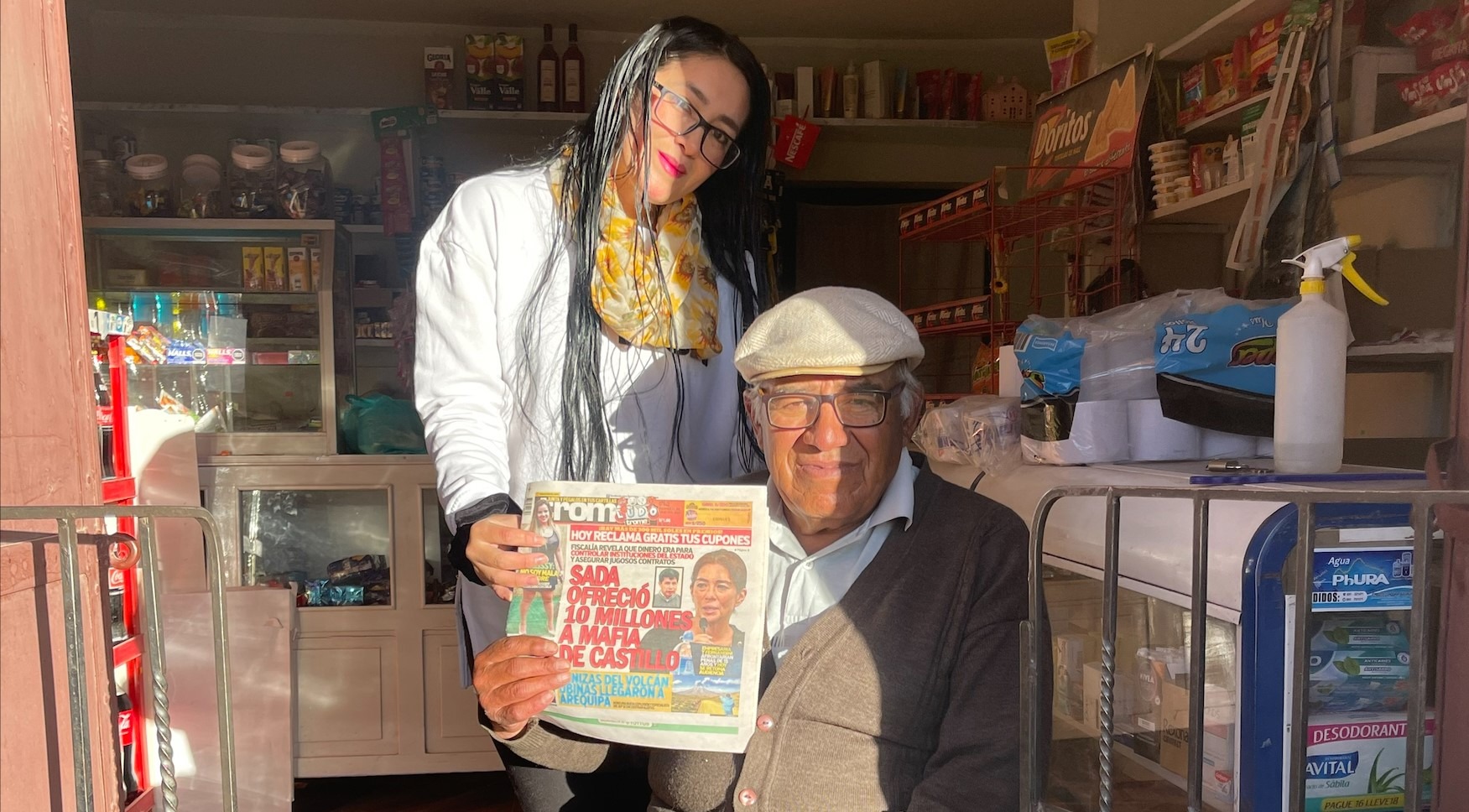 Don Alejo y su nieta.