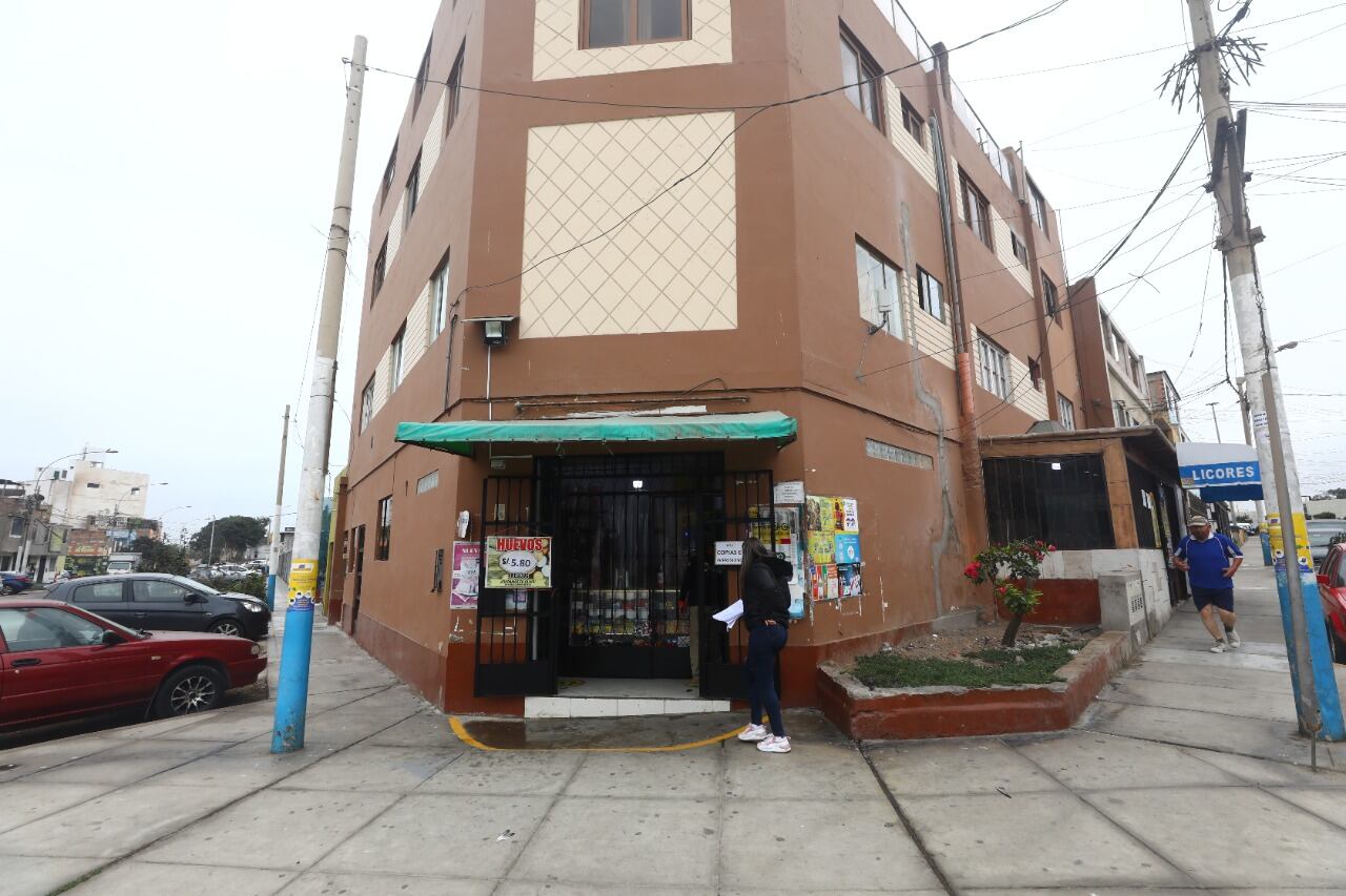 un feroz delincuente ‘Gordo Porky’, que mide 1.80 cm de estatura y pesa más de 100 kilos de peso, encañonó al dueño de una bodeguita para robarle, en La Perla. (foto: Gonzalo Córdova/GEC)