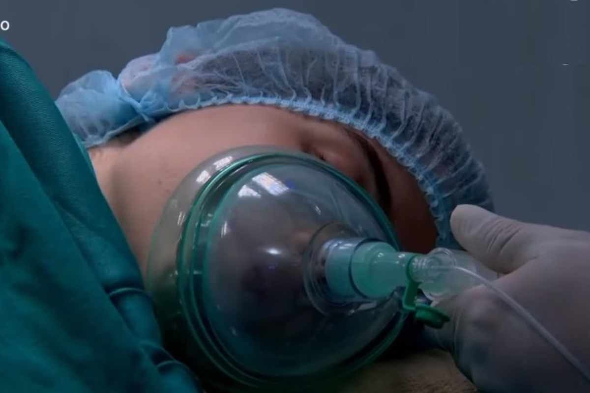 Alessia Montalbán en estado decoma (Captura América TV)