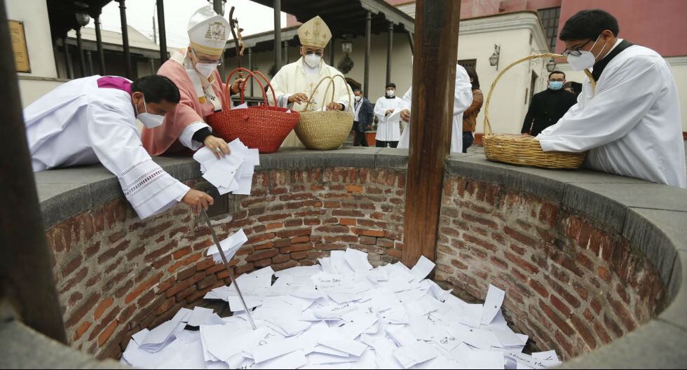 Devoción por Santa Rosa de Lima. (Fotos: Violeta Ayasta / Joel Alonzo / GEC)