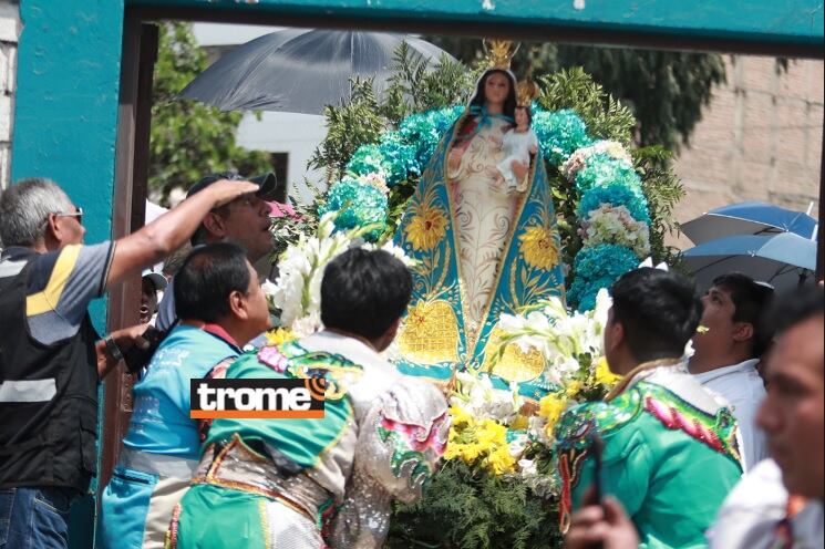 Cientos de danzantes luciendo coloridos trajes rindieron con su arte un homenaje a la Mamita Candelaria. (Isabel Medina / Alessandro Currarino / Trome).