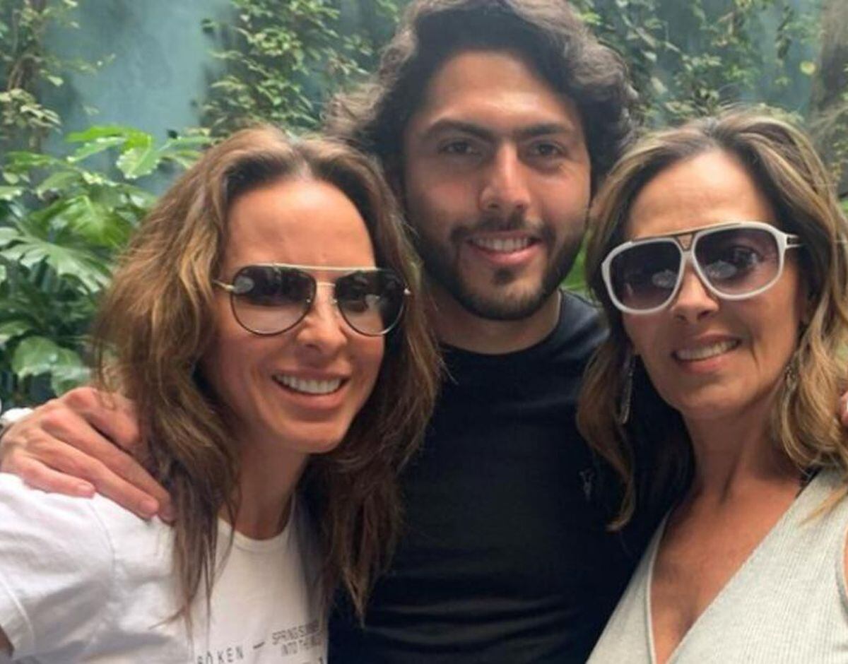 Darwin Angulo junto a su tía Kate (izquierda) y su mamá Verónica (derecha) (Foto: Darwin Angulo / Instagram)