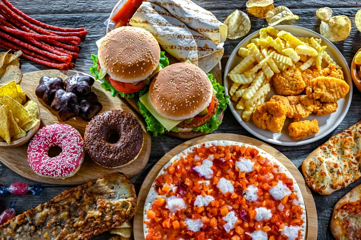 Evita estos alimentos para controlar tus triglicéridos. Foto: Istock.