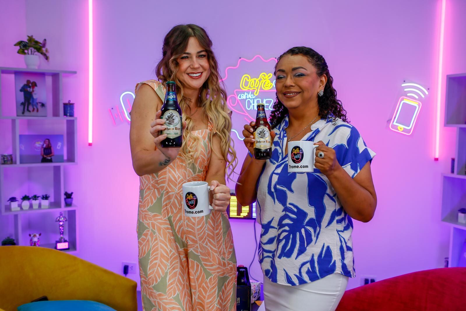 Ducelia Echevarría en el Café con la Chevez