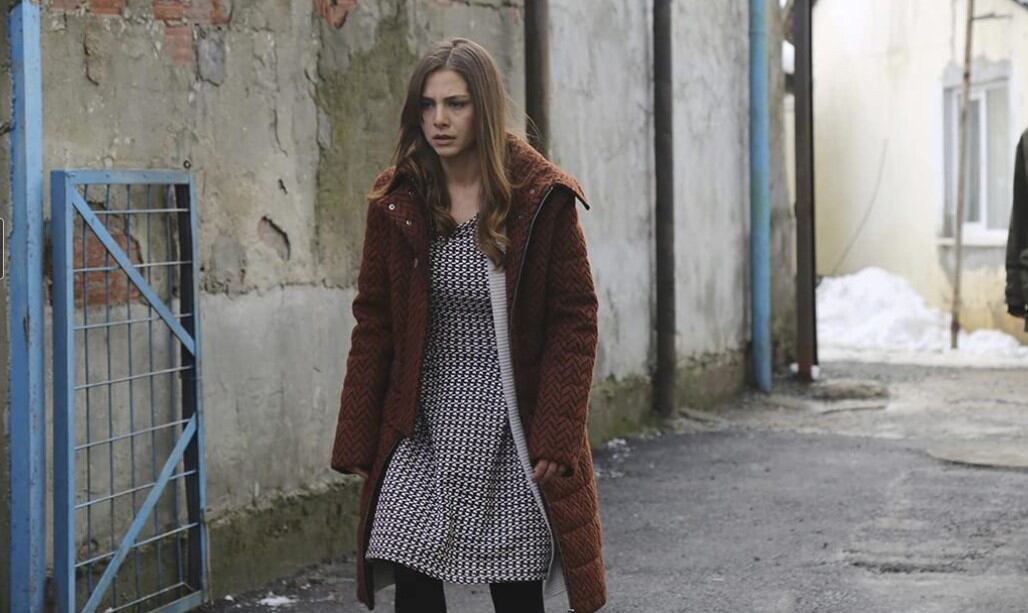 La actriz Ezgi Asaroğlu en la telenovela "Me robó mi vida". (Foto: Medyapım / MF Yapım)