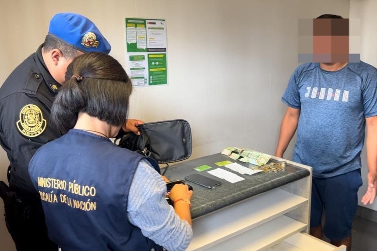 Constantemente se hacen operativos en los que se captura a ‘clonadores’ que operan en las estaciones de la Línea 1 del Metro de Lima con tarjetas de montos ilimitados. (Foto: Ministerio Público/Twitter)