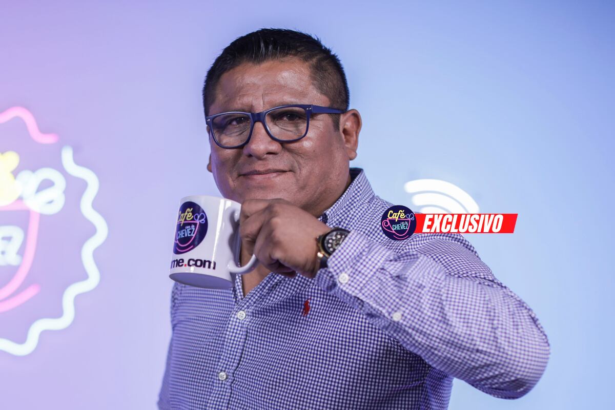 Robert Muñoz de ‘Clavito y su Chela’ se confiesa en Café con la Chevez. (Fotos: Lenin Tadeo)