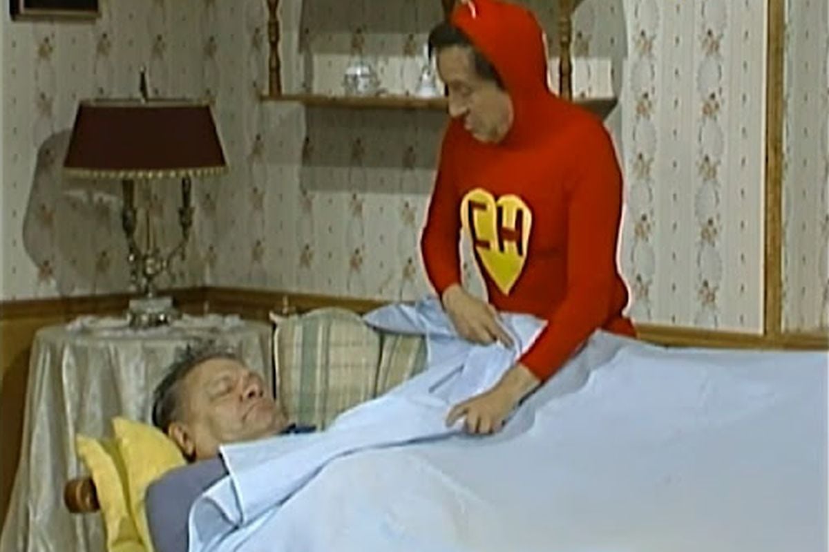 El Bulldog o El Chato solo apareció en una versión perdida de 1982 y en versiones de 1983, 1986 y 1991 donde finge estar muerto (Foto: Televisa)