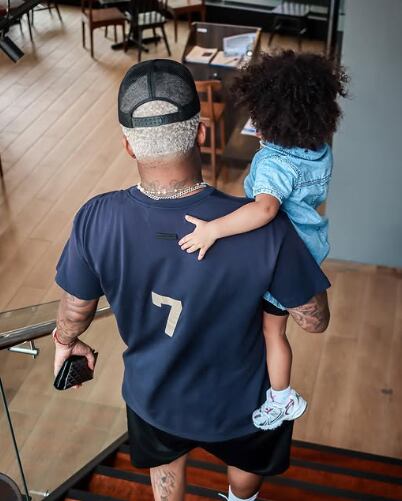 Jefferson Farfán y su hijita