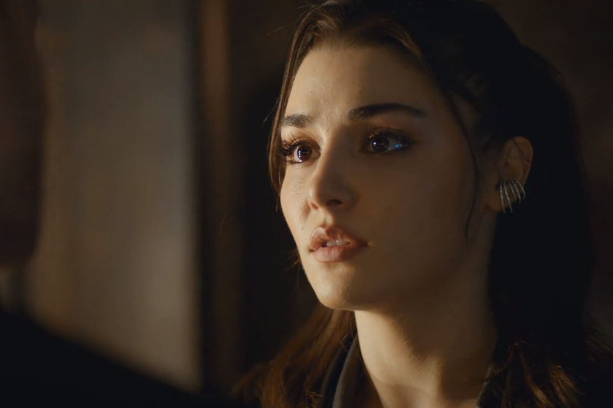 La protagonista está desconcertada por lo que encontró sobre la salud de su amado. (Foto: Fox Turquía)