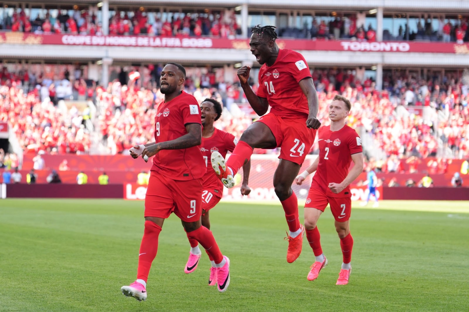 Canadá empató 1 a 1 don Bosnia en el segundo tiempo. Fuente: AP.