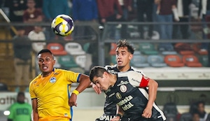 El defensa goleador: Aldo Corzo pone el empate en el Universitario vs. Comerciantes Unidos | VIDEO