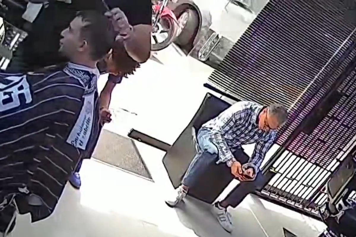 Auto invade barbería en La Molina y deja heridos leves. (Foto: Captura/Canal N)