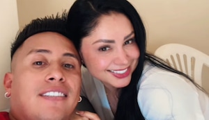 Cueva compartió una foto de dos anillos de oro y serían para reafirmar su amor con Pamela Franco