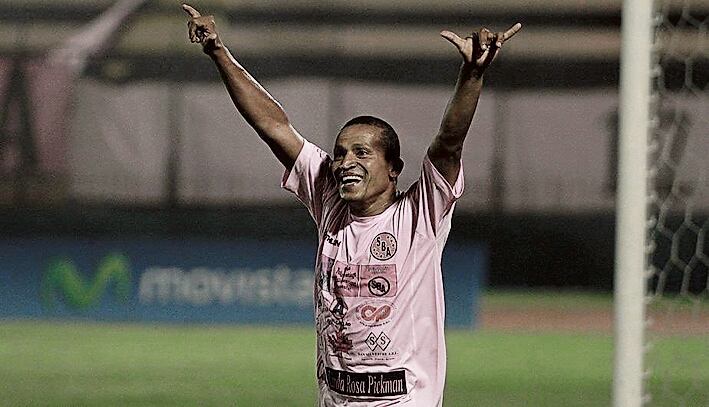 Un gol olímpico de 'Kukín' Flores le marcó la vida a Patricio Quiñones. (GEC)