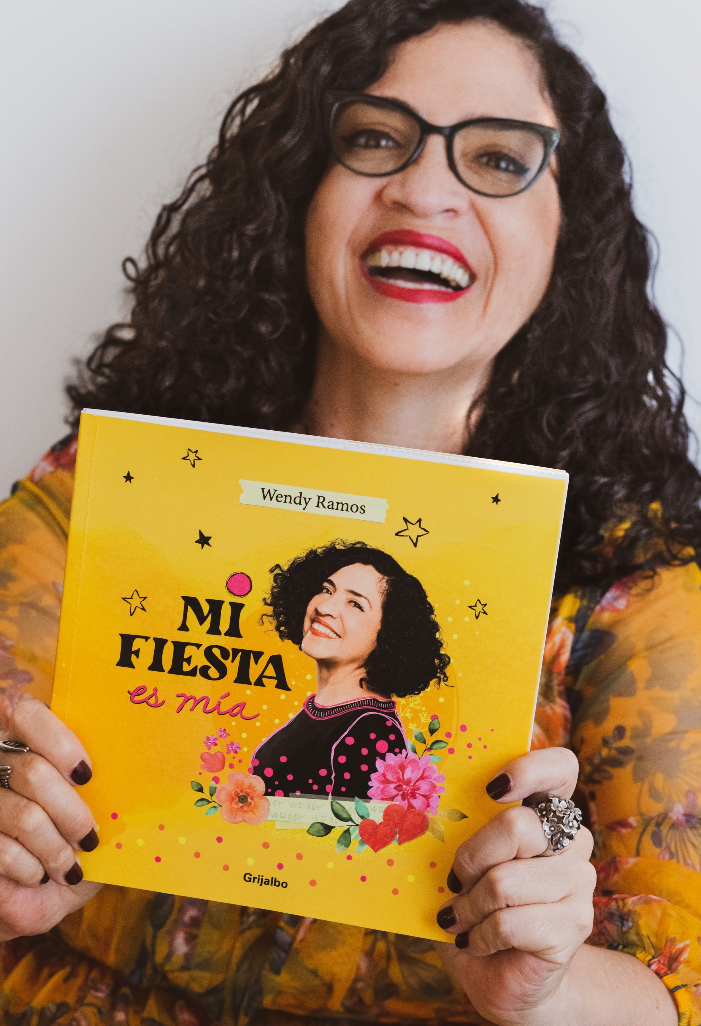 Experiencias de vida que le dejaron grandes enseñanzas nos cuenta en su libro Wendy Ramos.