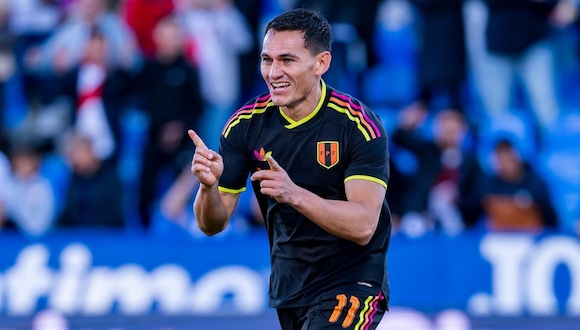 Gol de Jairo Vélez para el 2-1 de Perú vs. Honduras. (Video: América TV)